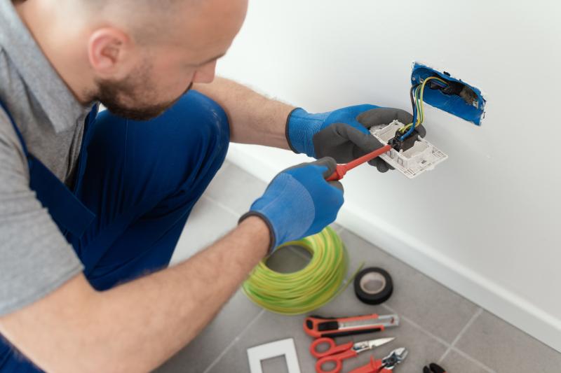 Comment choisir un électricien qualifié pour vos installations domestiques ?